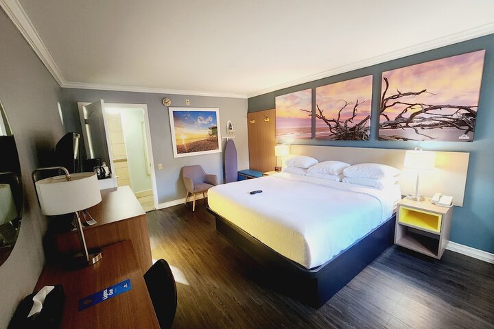 Days Inn by Wyndham Pensacola - Historic Downtown