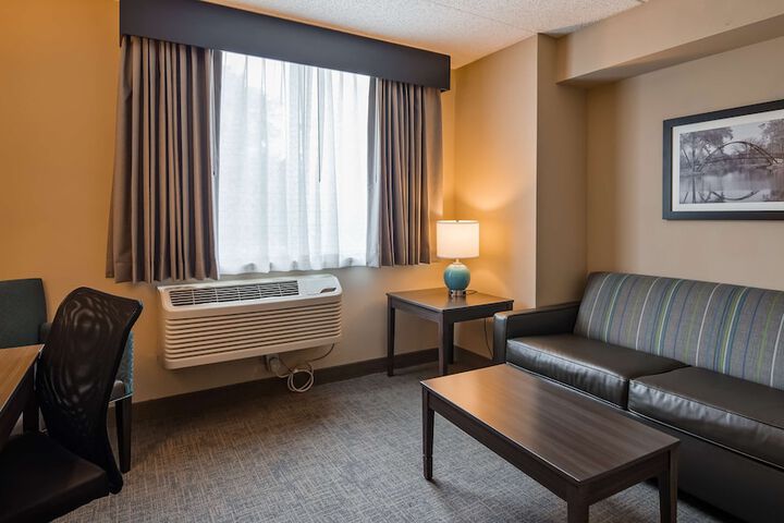 Room 17 of 34