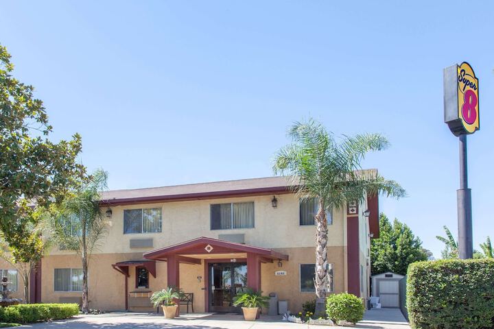 Super 8 by Wyndham Selma / Fresno Area