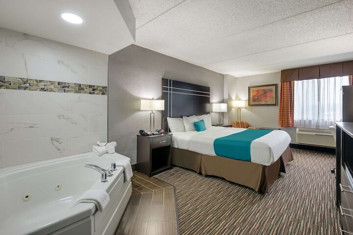 Room 16 of 35