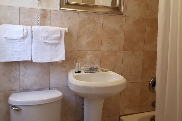 Room 25 of 47