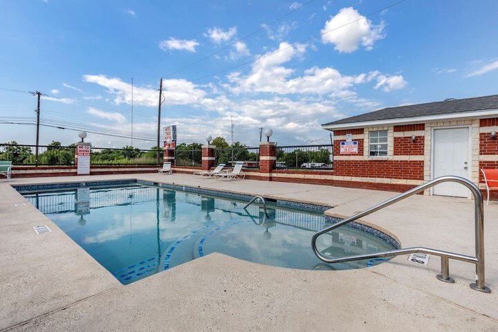 Pool 14 of 42
