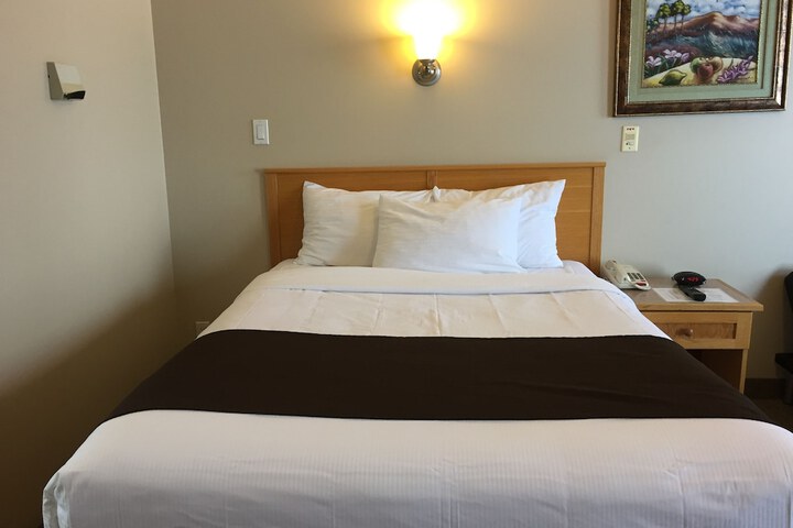 Room 8 of 28