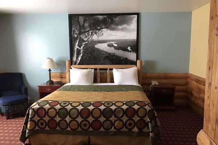 Room 8 of 20