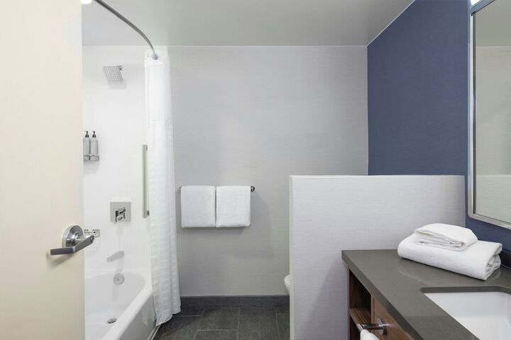 Courtyard by Marriott Hanover Lebanon
