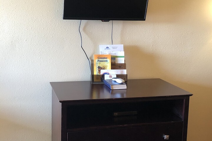 Room 11 of 27
