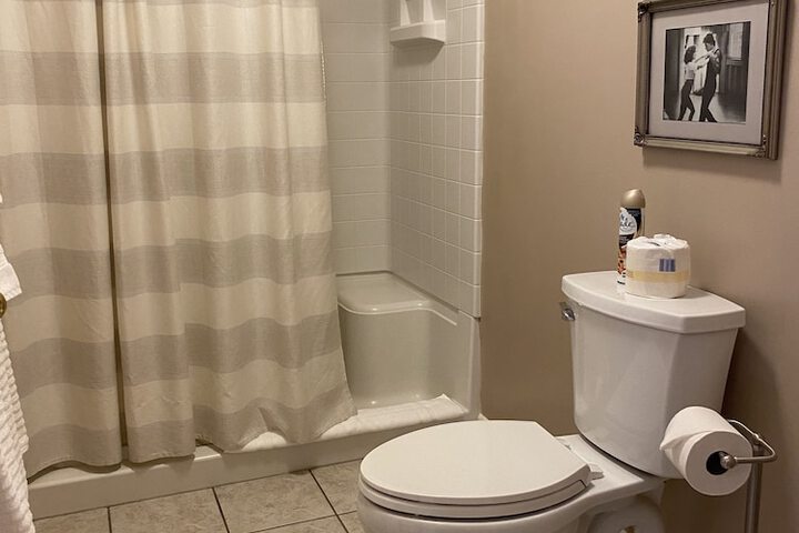 Room 53 of 175