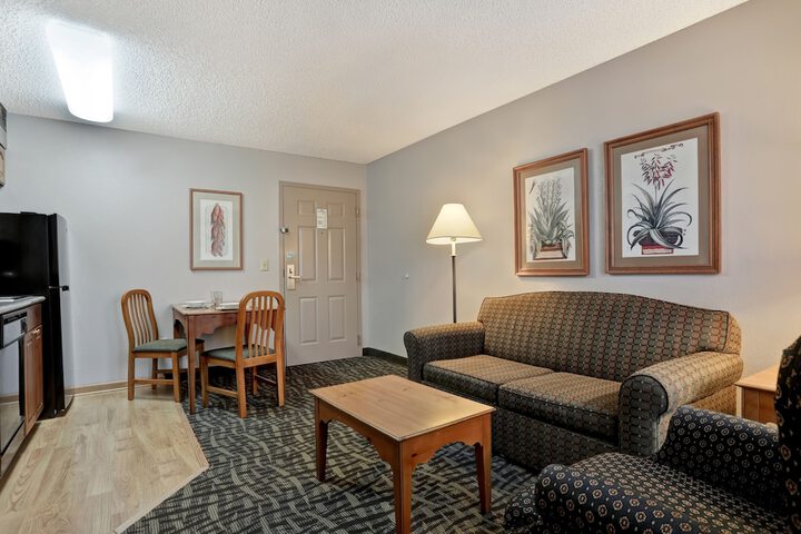 Room 9 of 24