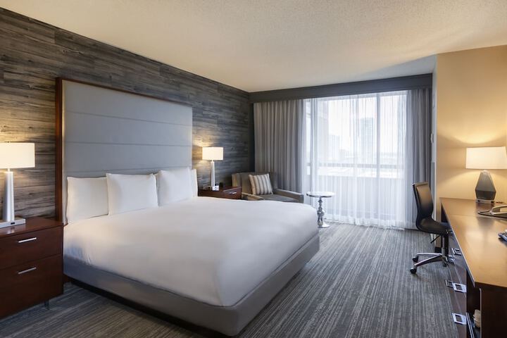 DoubleTree by Hilton Hotel & Suites Houston by the Galleria