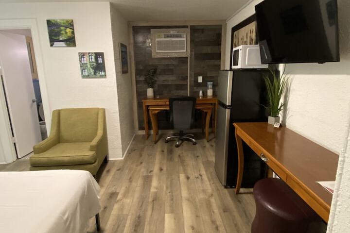 Room 15 of 22