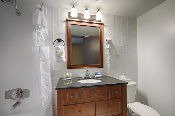 Room 8 of 35