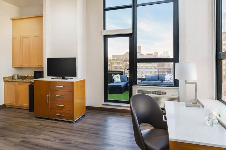 Room 21 of 27