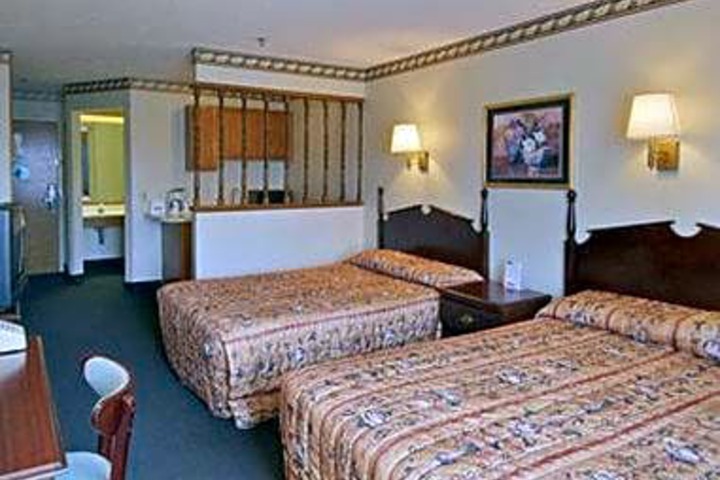 Travelodge by Wyndham Pelham Birmingham