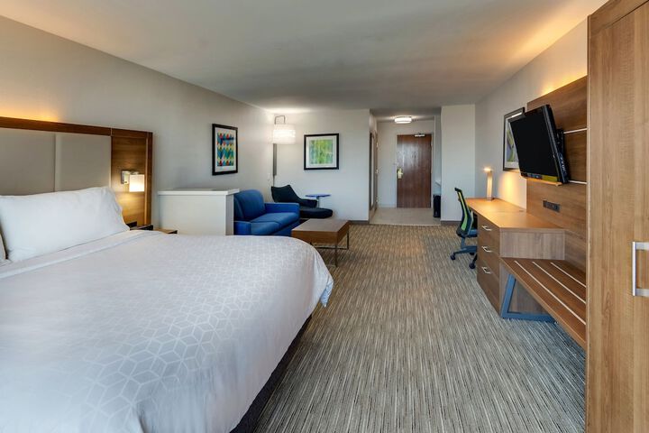 Room 16 of 37