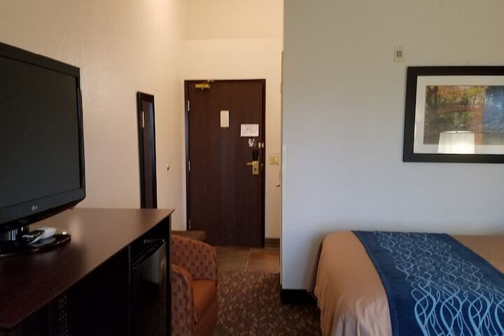 Room 26 of 40
