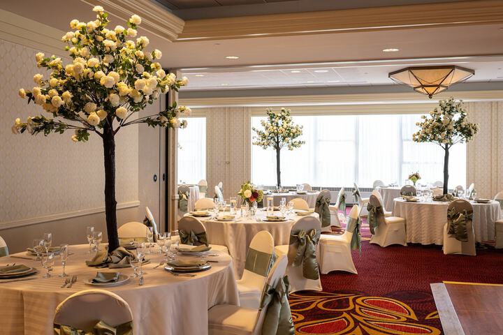 Ballroom/Hall 75 of 86