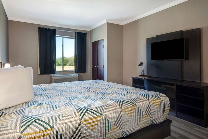 Motel 6 Fort Worth TX – I-35 & I-20