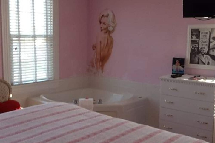 Room 30 of 77