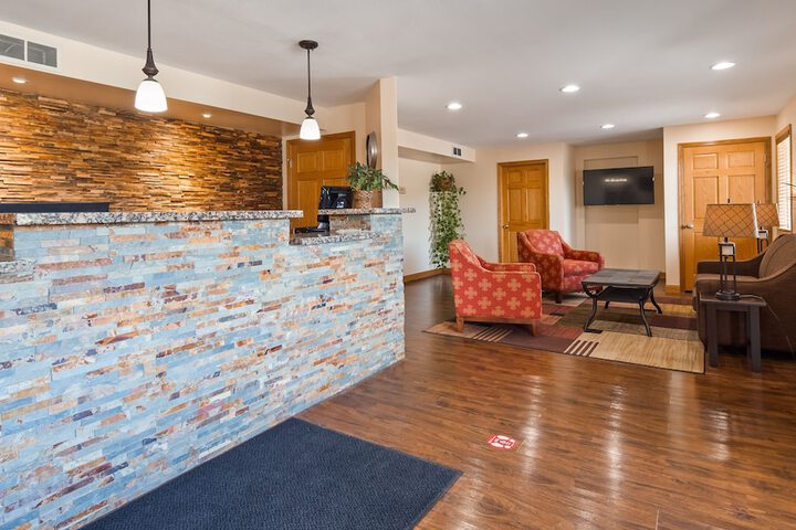 Sturgis Lodge & Suites Travelodge by Wyndham