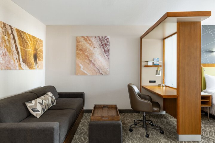 Room 16 of 25