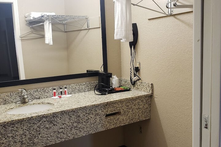 Room 13 of 18