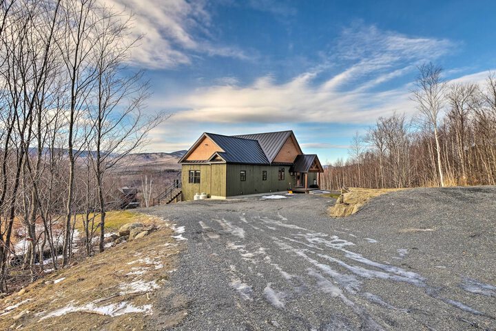 Secluded Kingfield Abode w / Idyllic Mtn Views