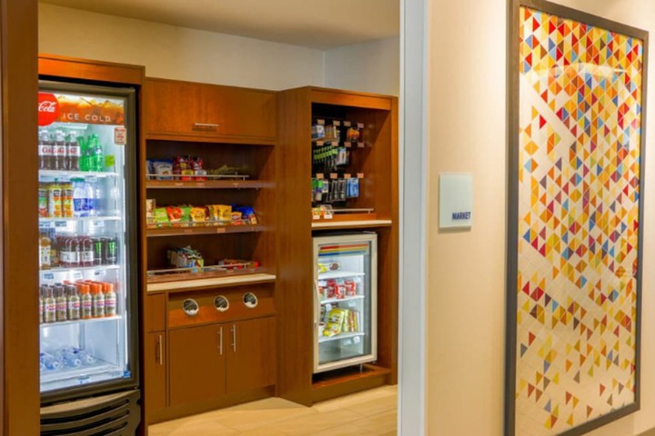 Holiday Inn Express & Suites Detroit North - Roseville by IHG