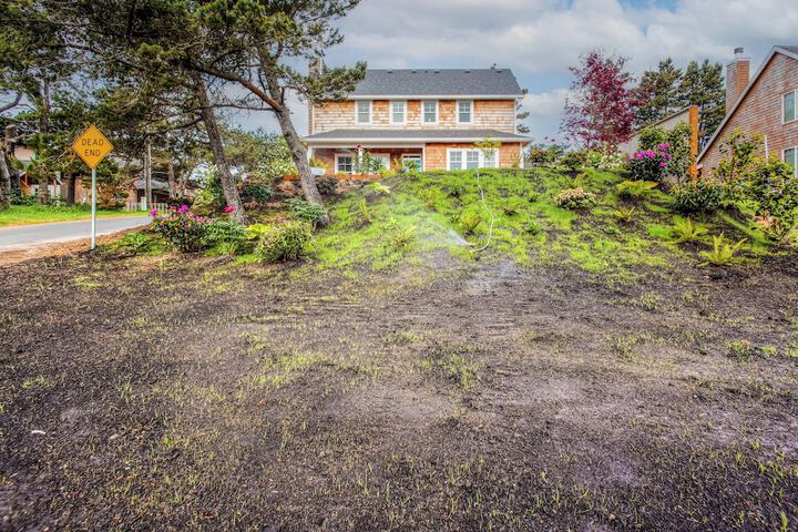 Modern Gearhart Getaway Walk to Beach & Downtown!