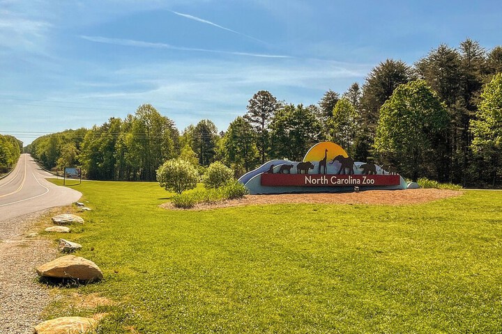 Quaint Asheboro Home 1 Mi to North Carolina Zoo!