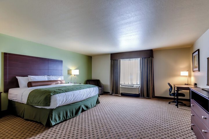 Cobblestone Inn & Suites - Waverly