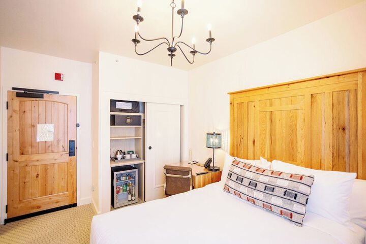 Room 33 of 72