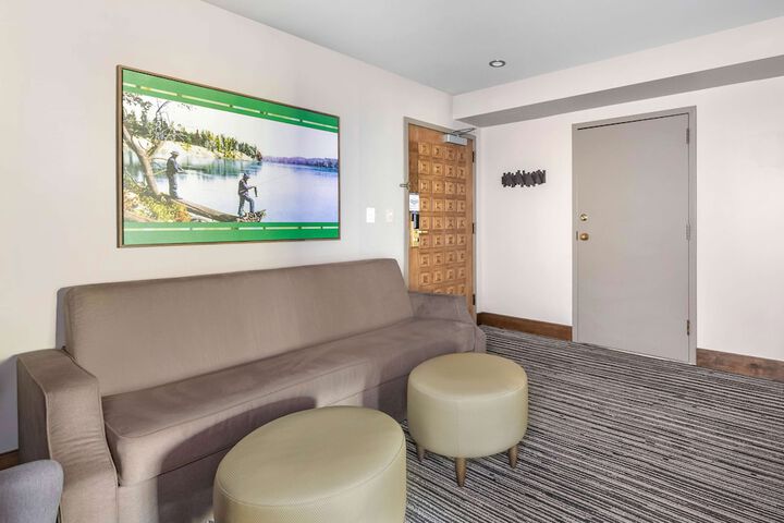 Room 22 of 46