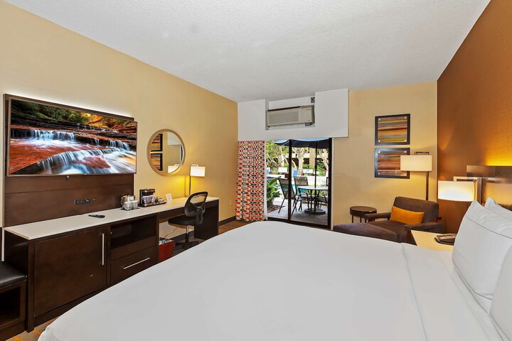 Room 28 of 48