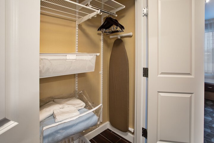 Room 42 of 65