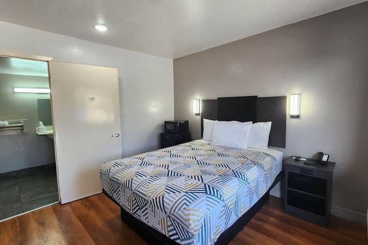 Motel 6 Conroe TX