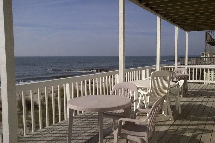 Going Coastal 5 Bedroom Home