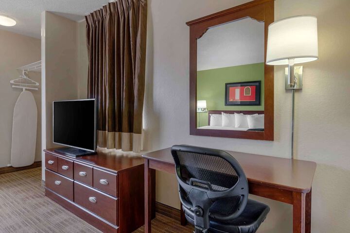 Room 18 of 30