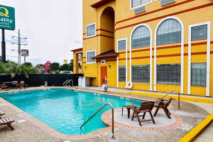 Quality Suites San Antonio Brooks City Base
