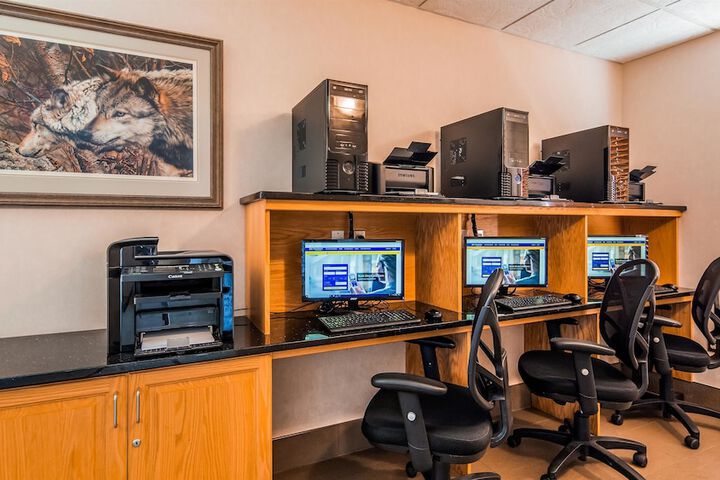 Business Center 40 of 40