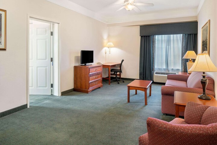 Room 14 of 36
