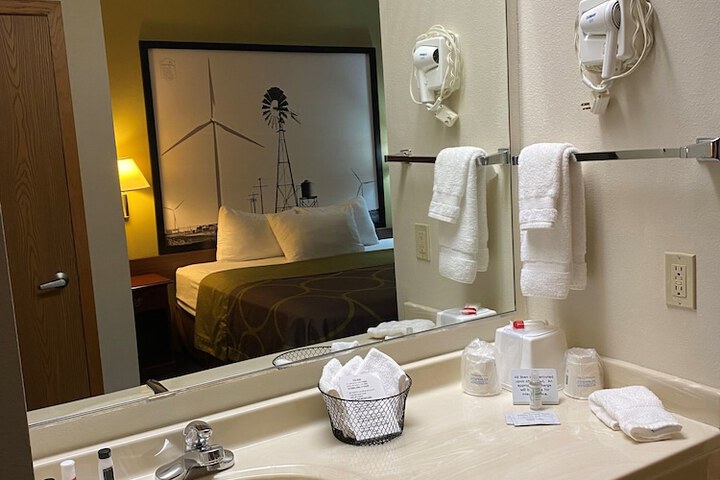Room 7 of 16