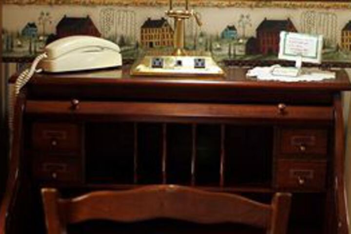 Pinehill Inn