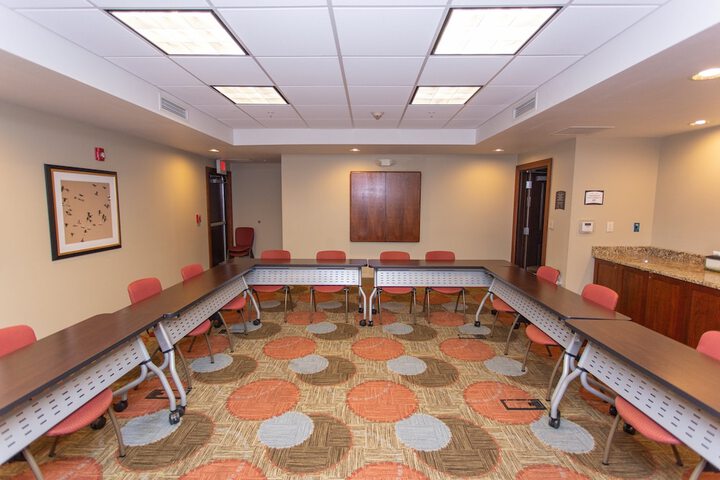 Staybridge Suites Bowling Green by IHG