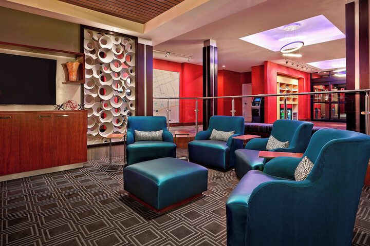 Lounge 59 of 65