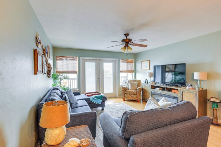 Beach & Pool Access at Condo on Cedar Key!
