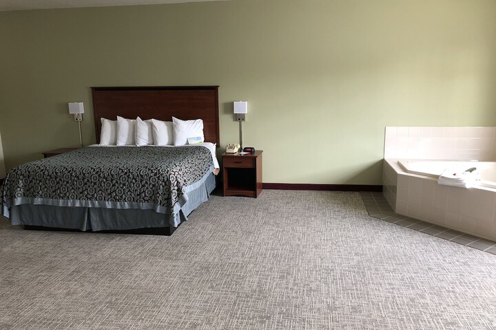Room 7 of 27