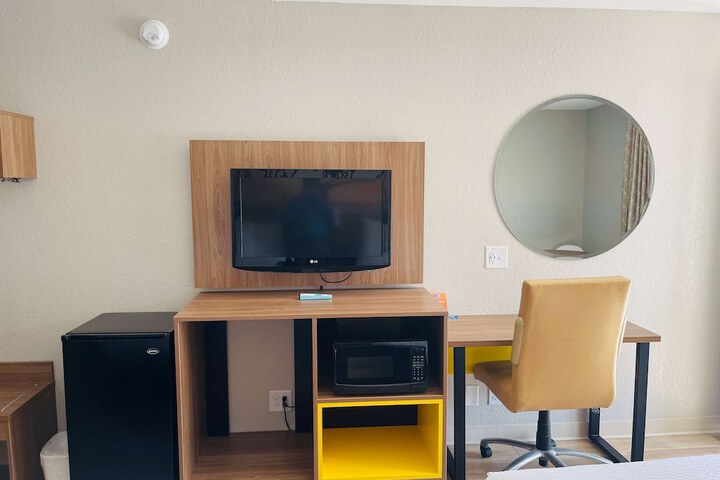 Room 11 of 22