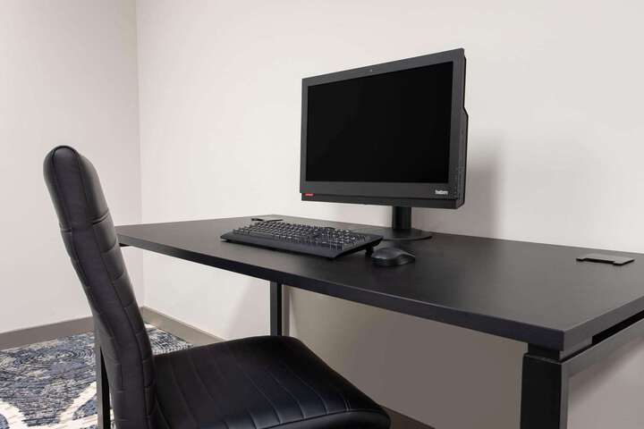 Business Center 21 of 26