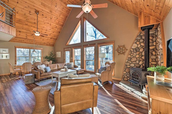 Pet-friendly Grand Lake House w / Dock & Kayaks!