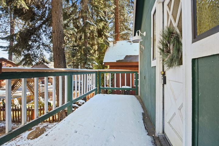 Pino Point Steps to Tahoe Beaches